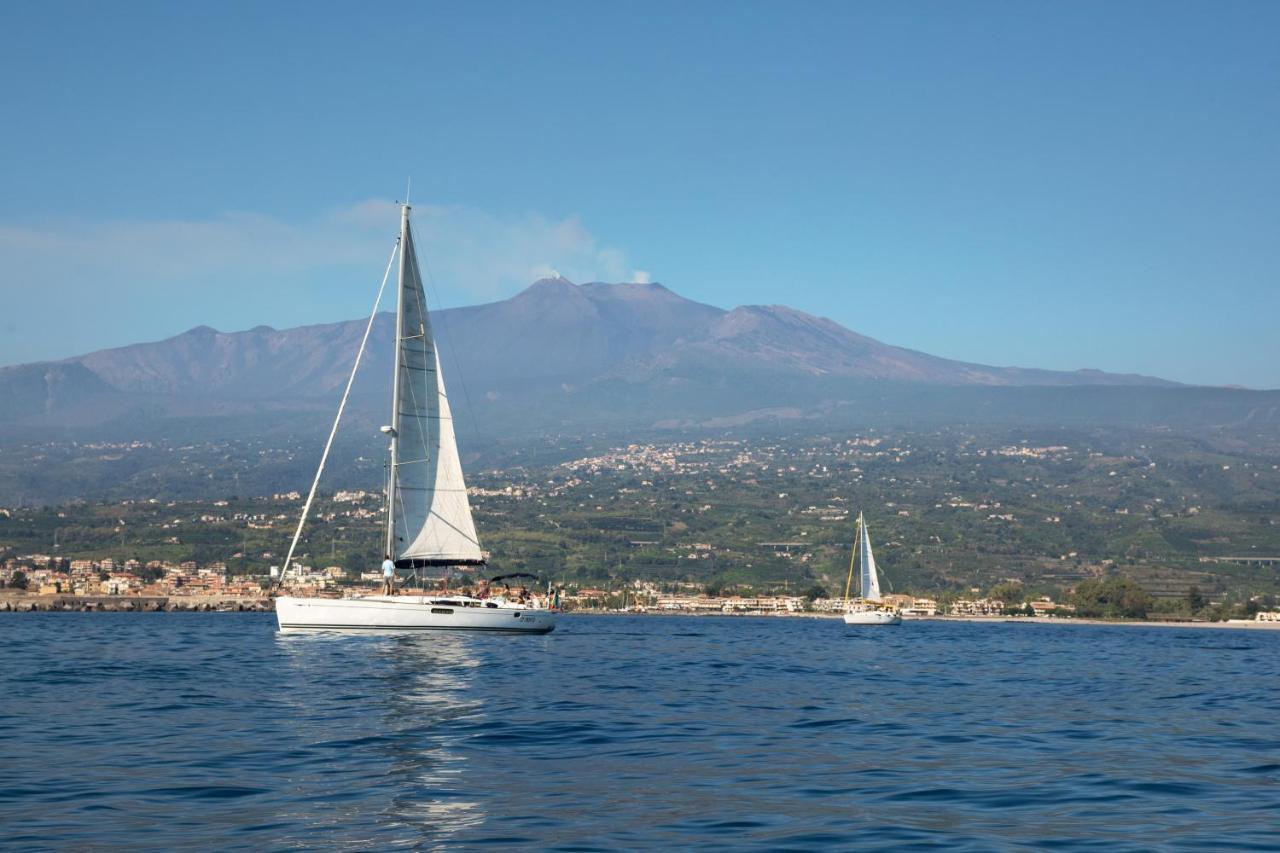 אסראלה Zaffiro Lavico Rooms Etna Nature Sea מראה חיצוני תמונה