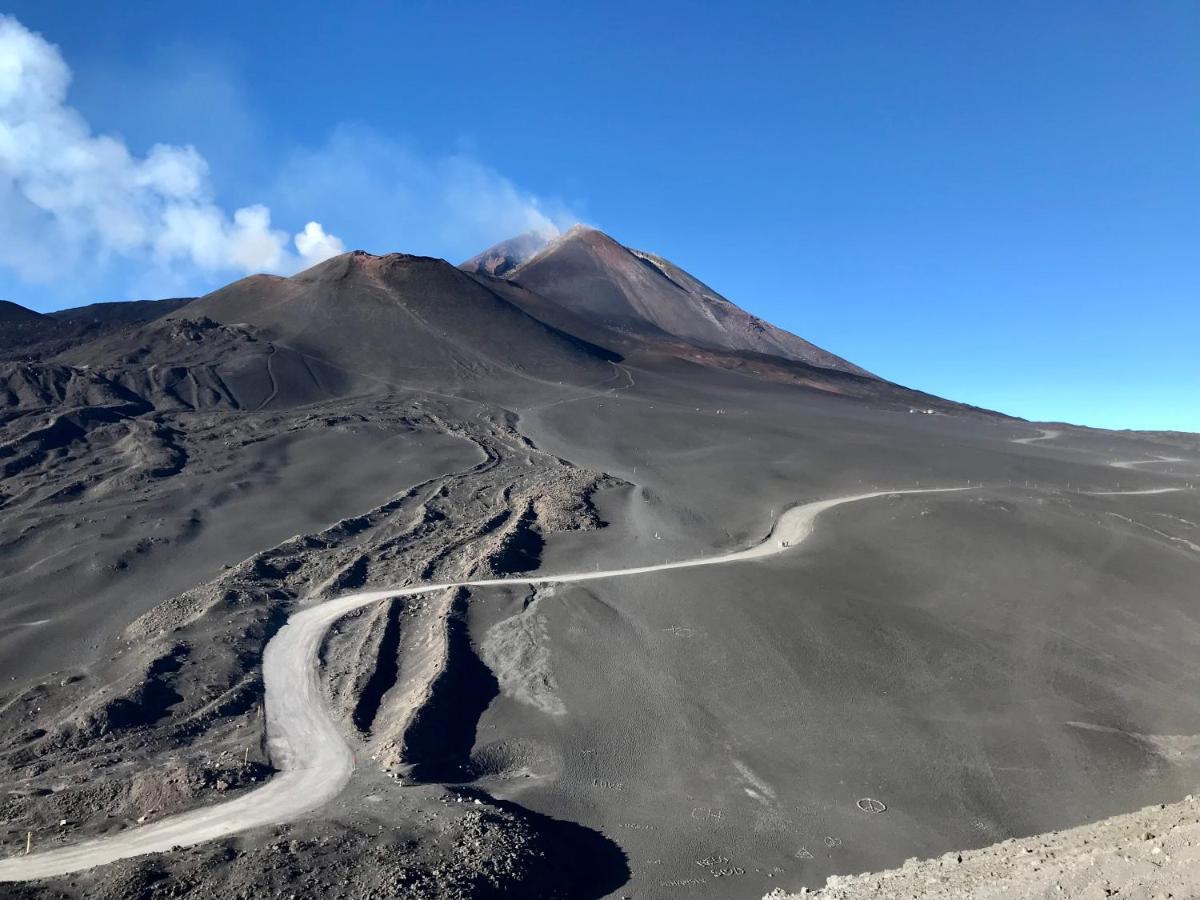 אסראלה Zaffiro Lavico Rooms Etna Nature Sea מראה חיצוני תמונה